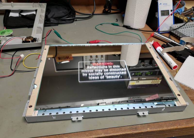 mirrorscreen-panel.jpg mirrorscreen-panel.jpg