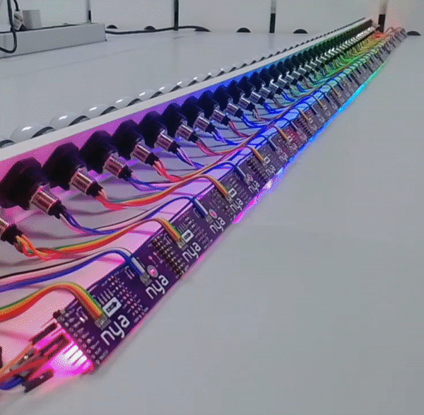 Mit den LED-Leuchten verbundene Leiterplatten Mit den LED-Leuchten verbundene Leiterplatten
