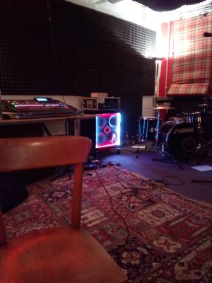 Bassbox im Proberaum Bassbox im Proberaum