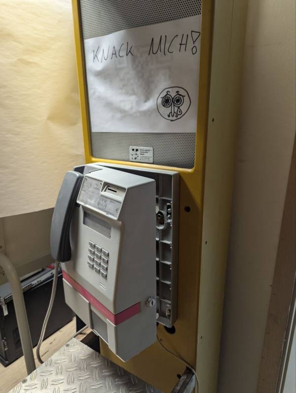 Clubtelefon 5, offen, lockpicked durch Pixtxa Clubtelefon 5, offen, lockpicked durch Pixtxa